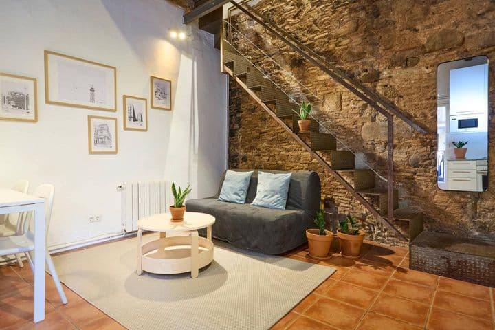 1 bedroom house for rent in Ciutat Vella, Spain - Image 2