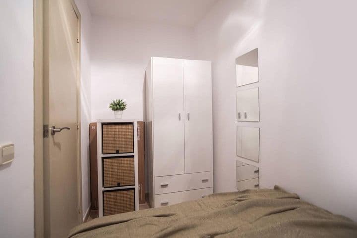 1 bedroom apartment for rent in Gotic, Spain - Image 9