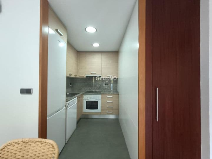 2 bedrooms apartment for rent in Lleida, Spain - Image 4