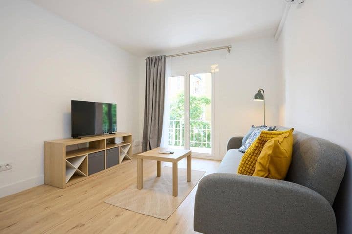 3 bedrooms apartment for rent in Barcelona, Spain - Image 2