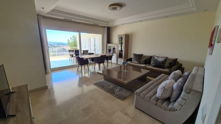 2 bedrooms apartment for rent in Nueva Andalucia, Spain - Image 2