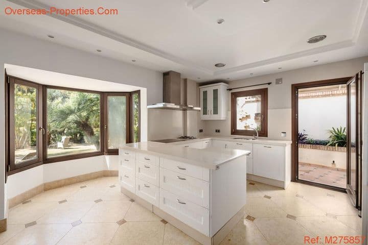 5 bedrooms house for sale in Nueva Andalucia, Spain - Image 4