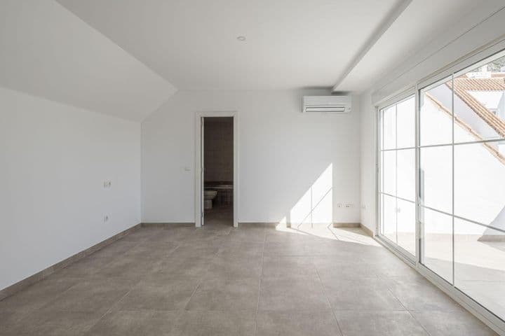 2 bedrooms apartment for sale in Costa del Sol, Spain - Image 2