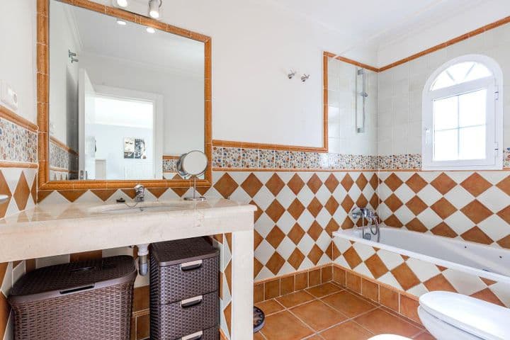 3 bedrooms apartment for sale in Benahavis, Spain - Image 3