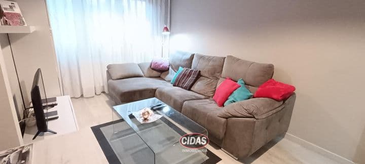 3 bedrooms apartment for rent in Oviedo, Spain - Image 2