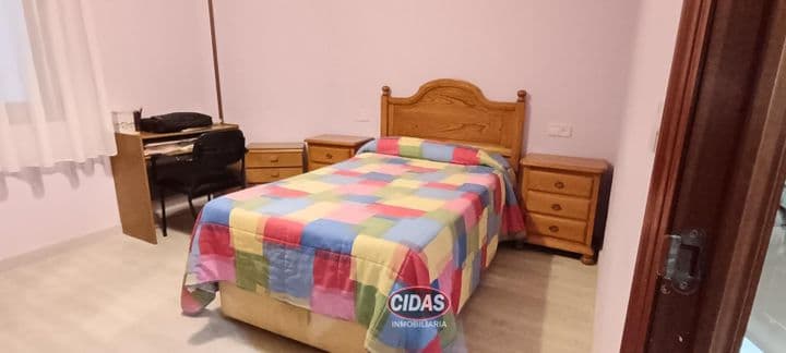 3 bedrooms apartment for rent in Oviedo, Spain - Image 10