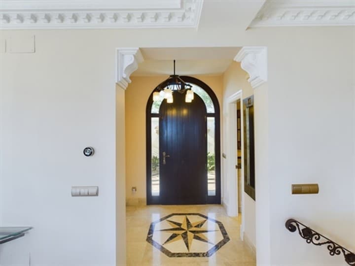 6 bedrooms other for sale in Estepona, Spain - Image 3