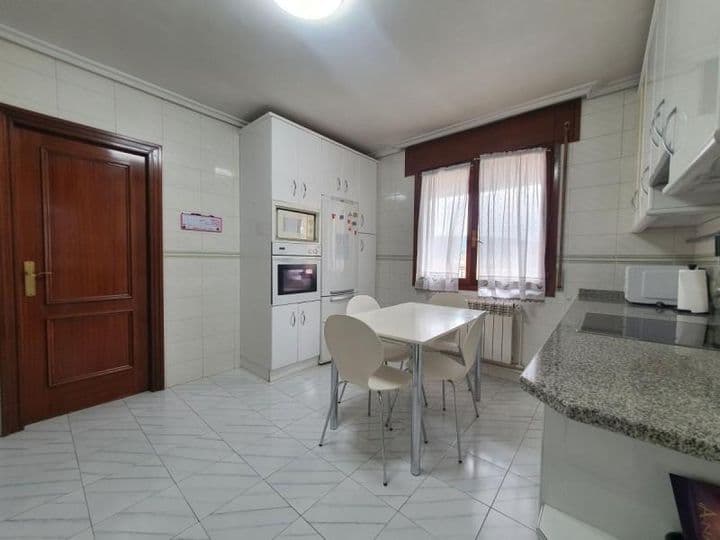 3 bedrooms apartment for rent in Pamplona, Spain - Image 3