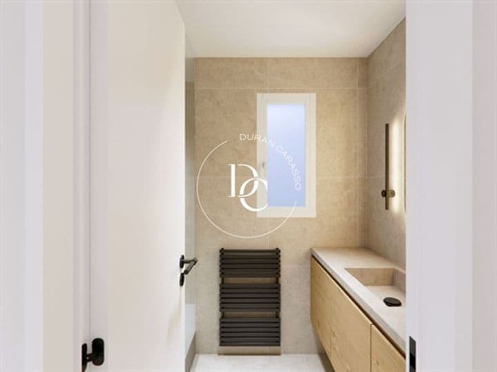 Apartment for sale in Barcelona, Spain - Image 10