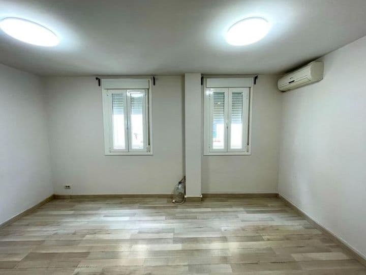 2 bedrooms apartment for rent in Zaragoza, Spain - Image 2