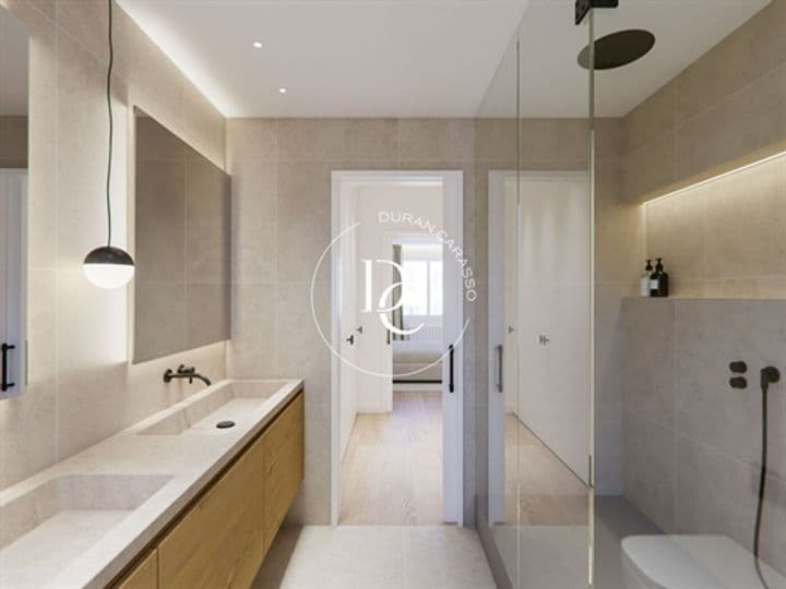 Apartment for sale in Barcelona, Spain - Image 9