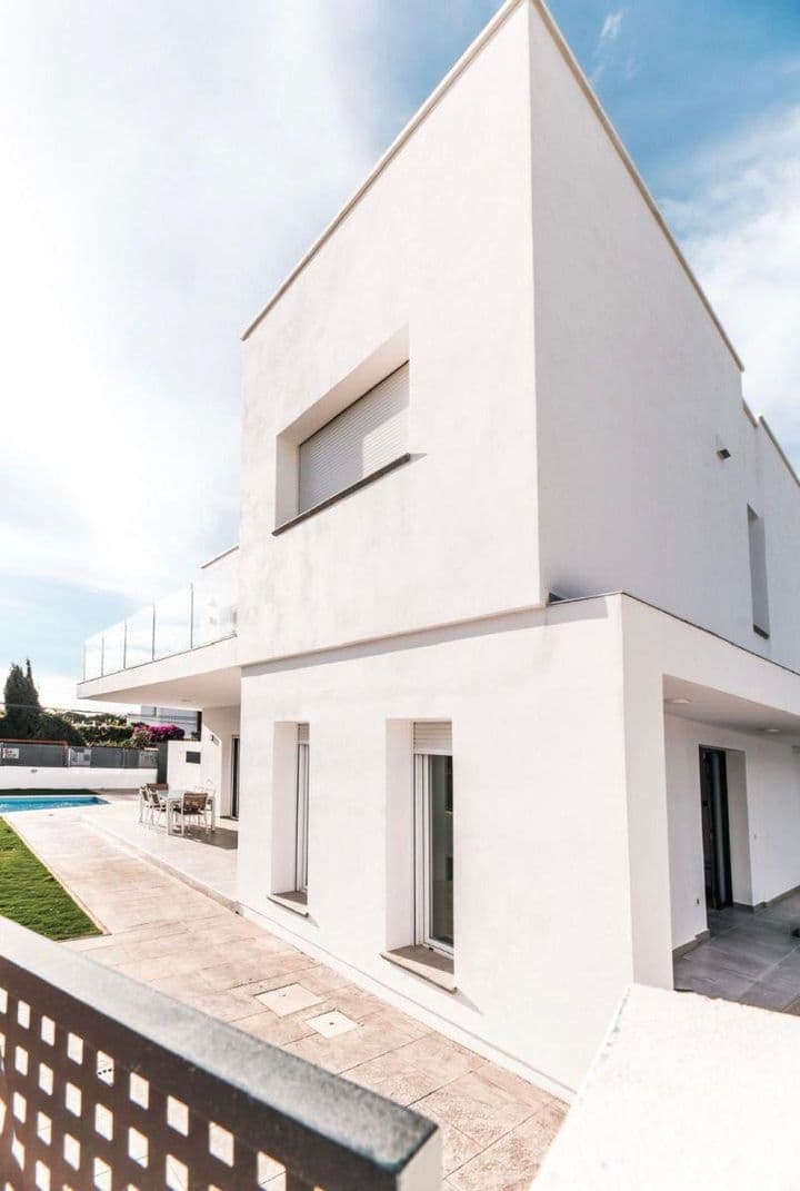 3 bedrooms house for rent in Linda Vista-Nueva Alcantara-Cortijo Blanco, Spain - Image 4