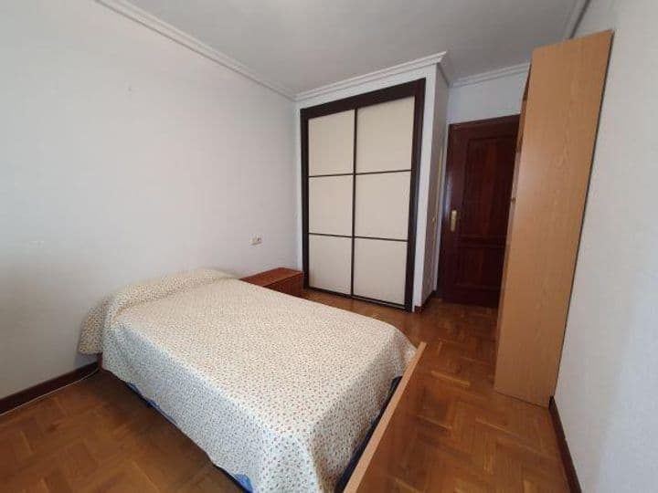 3 bedrooms apartment for rent in Pamplona, Spain - Image 10