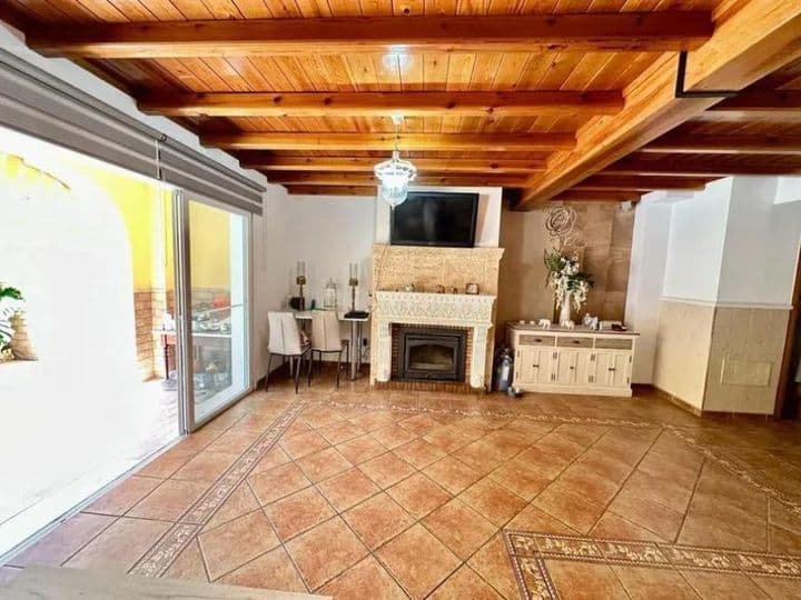 4 bedrooms house for sale in Estepona, Spain - Image 7