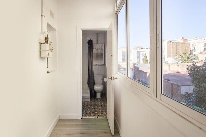 3 bedrooms apartment for rent in Sants-Montjuic, Spain - Image 7