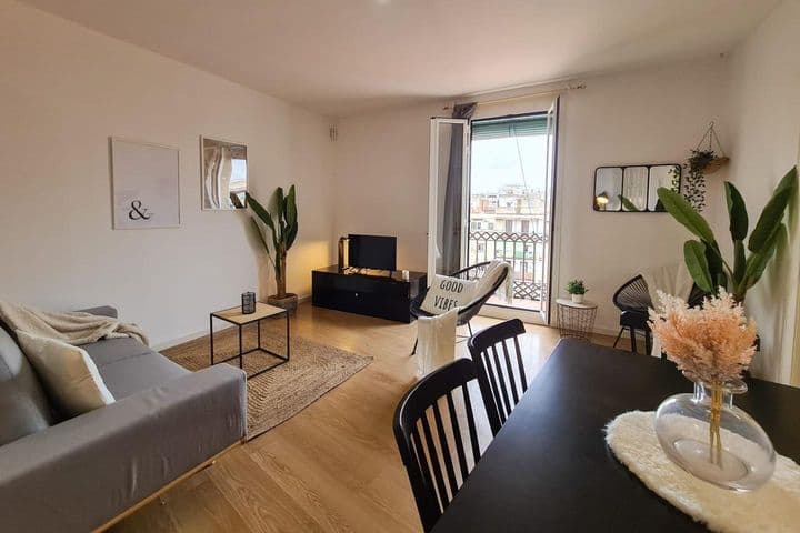 3 bedrooms apartment for rent in Sants-Montjuic, Spain - Image 11