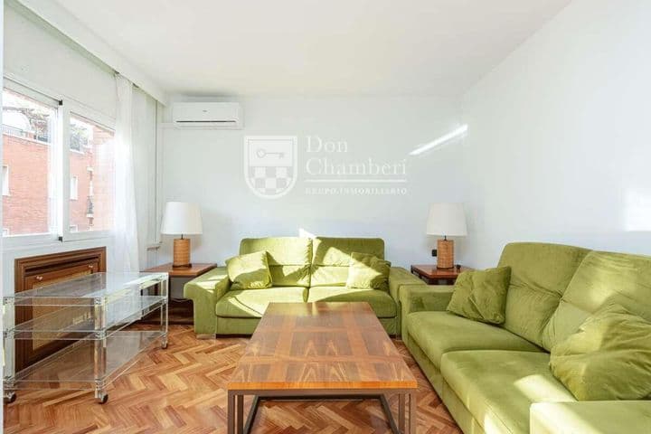 3 bedrooms apartment for rent in Chamberi, Spain - Image 8