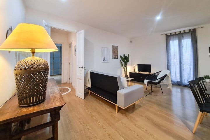 3 bedrooms apartment for rent in Sants-Montjuic, Spain - Image 8