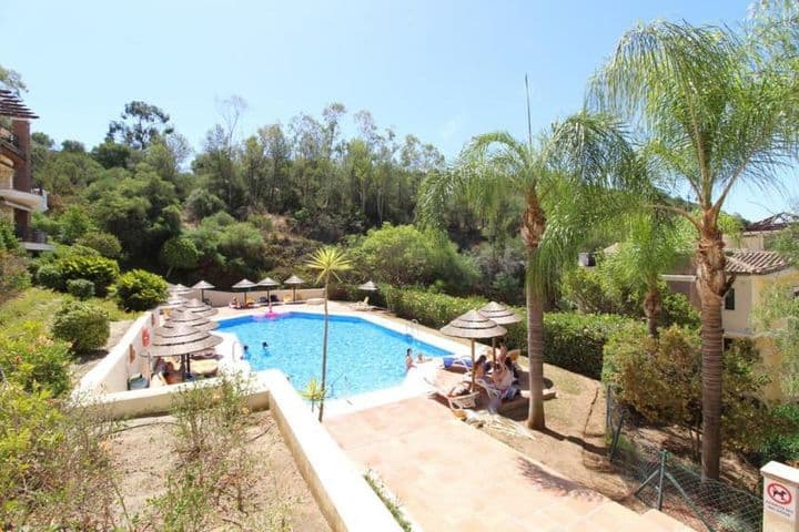 3 bedrooms apartment for sale in Benahavis, Spain - Image 2