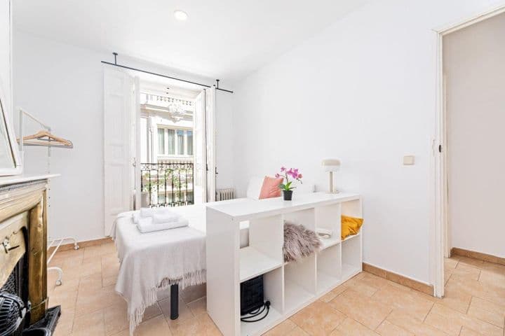 4 bedrooms apartment for sale in Sol, Spain - Image 6