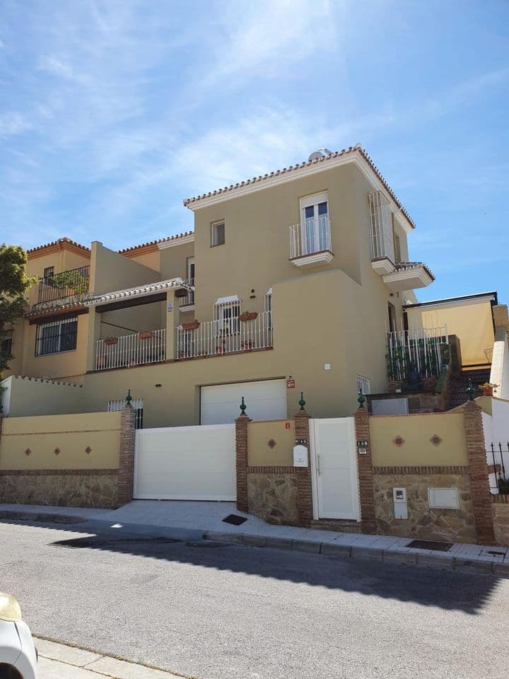 3 bedrooms house for sale in Torre del Mar, Spain - Image 2