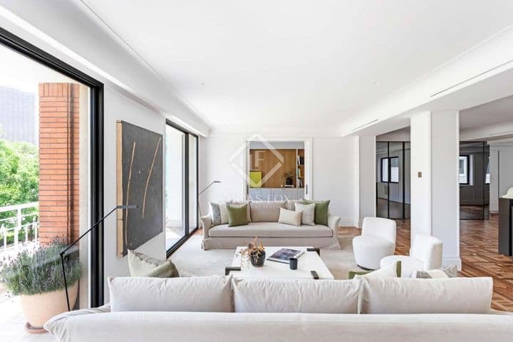 4 bedrooms apartment for sale in Madrid, Spain - Image 2