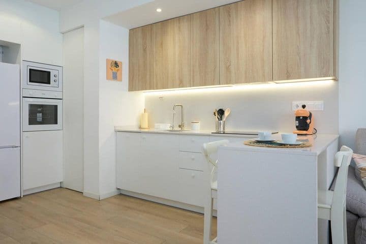 1 bedroom apartment for rent in Sants-Montjuic, Spain - Image 9