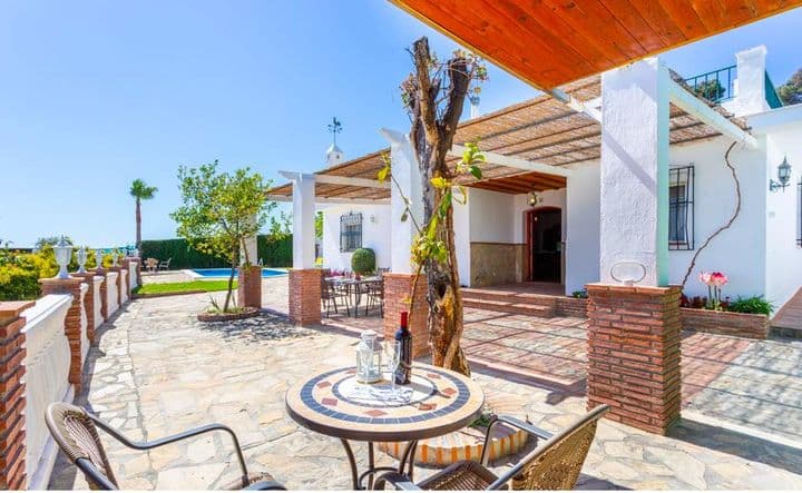 4 bedrooms house for rent in Avda Pescia - Ctra de Frigiliana, Spain - Image 8