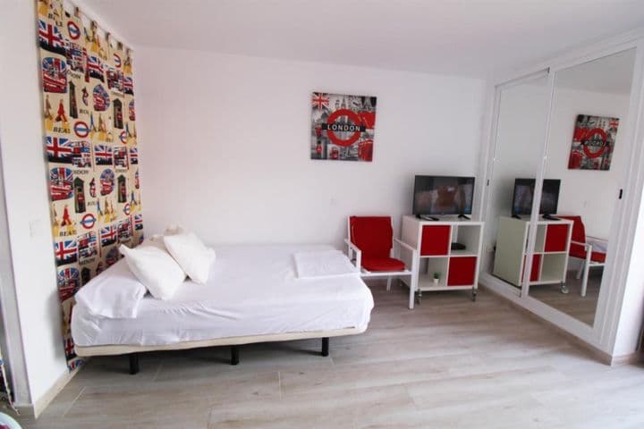 Apartment for rent in Parque de la Paloma, Spain - Image 3