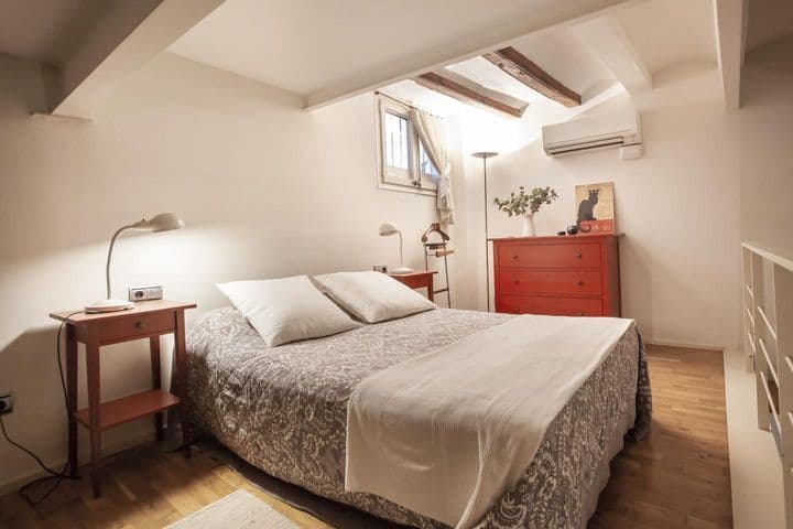 1 bedroom apartment for rent in Gotic, Spain - Image 11