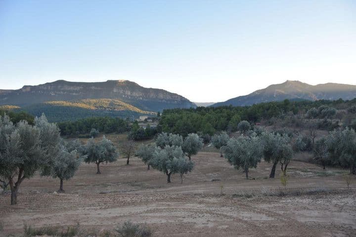 House for sale in Valderrobres, Spain - Image 10