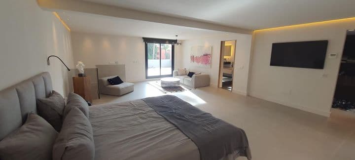 4 bedrooms apartment for rent in Marbella, Spain - Image 12