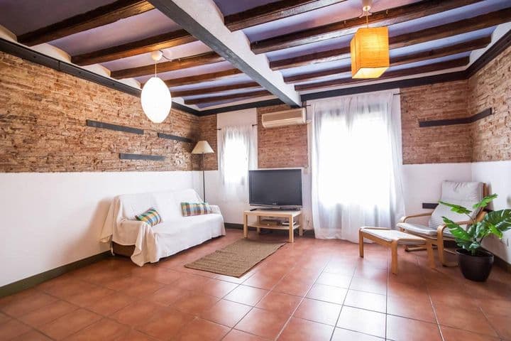 1 bedroom apartment for rent in Ciutat Vella, Spain - Image 7