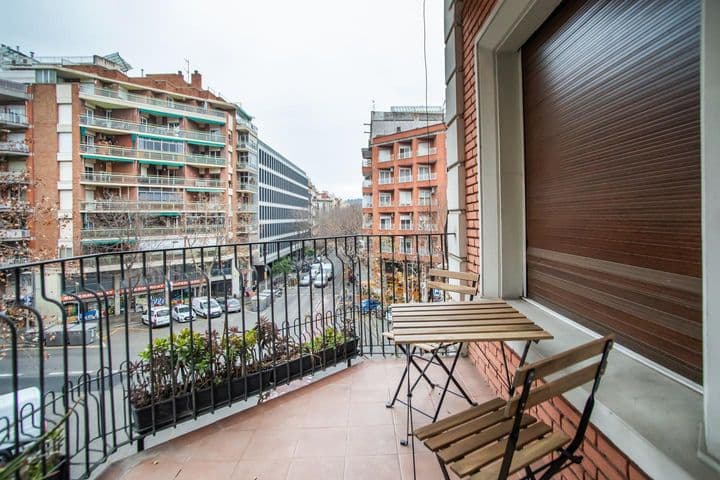 2 bedrooms apartment for rent in Sant Antoni, Spain - Image 5