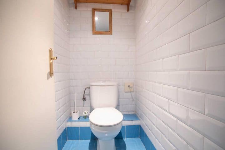 1 bedroom apartment for rent in Ciutat Vella, Spain - Image 12