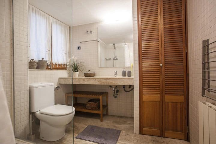 1 bedroom apartment for rent in Gotic, Spain - Image 7