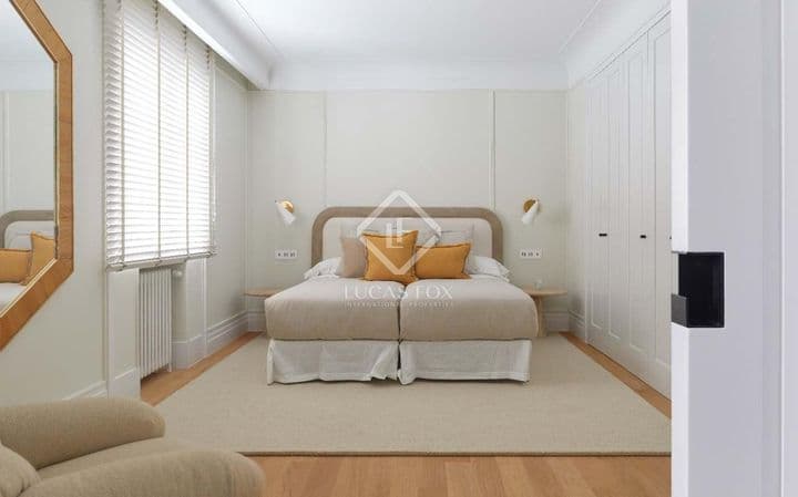 4 bedrooms apartment for sale in Madrid, Spain - Image 11