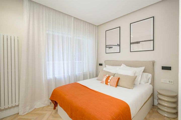 4 bedrooms apartment for sale in Salamanca, Spain - Image 4