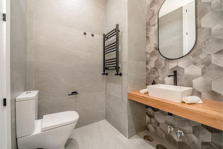 2 bedrooms apartment for sale in Centro, Spain - Image 6