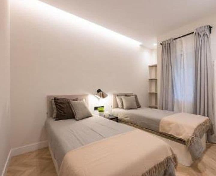 2 bedrooms apartment for sale in Centro, Spain - Image 5