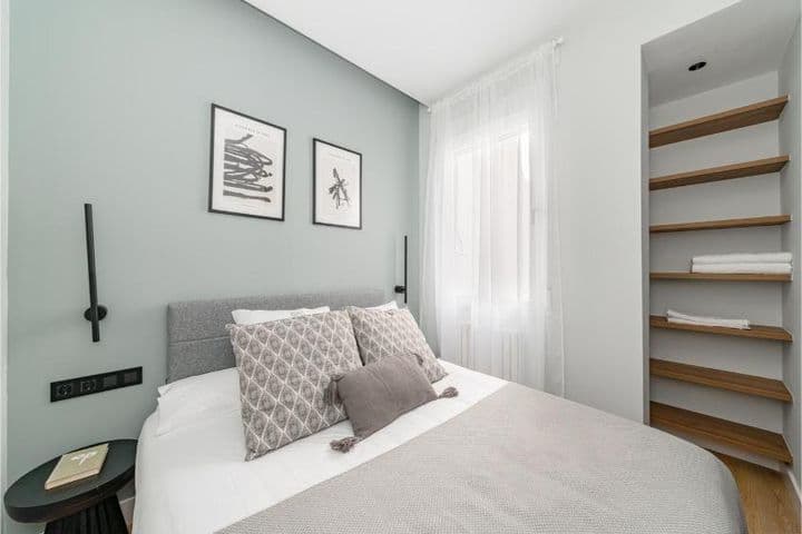 2 bedrooms apartment for sale in Centro, Spain - Image 5