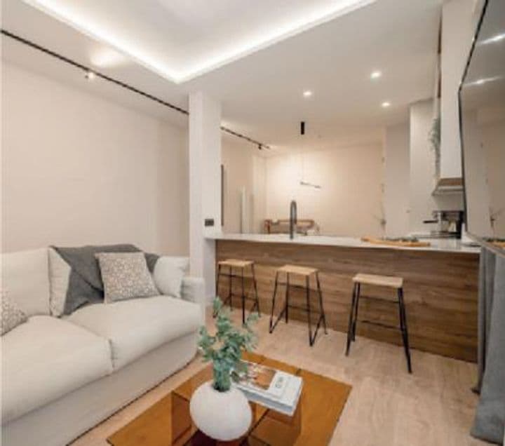 3 bedrooms apartment for sale in Centro, Spain - Image 3