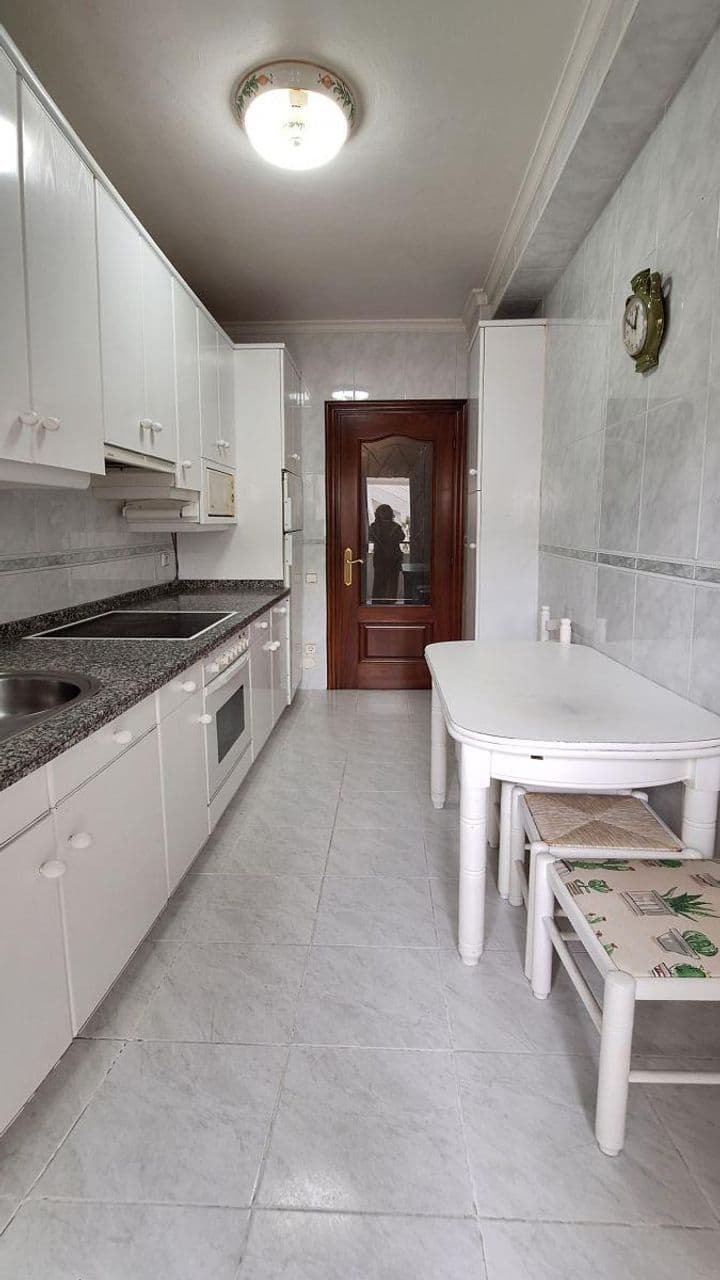 3 bedrooms apartment for rent in Oviedo, Spain - Image 11