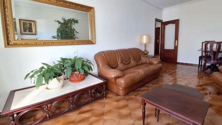 3 bedrooms apartment for rent in Oviedo, Spain - Image 4