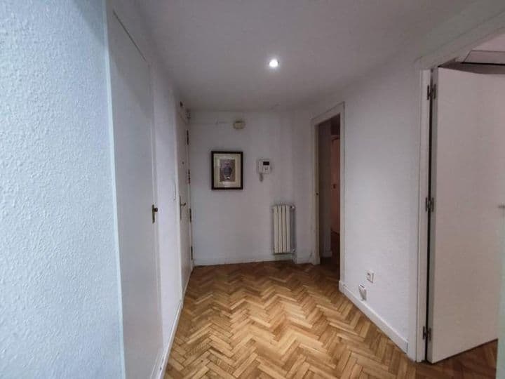 2 bedrooms apartment for rent in Zaragoza, Spain - Image 9