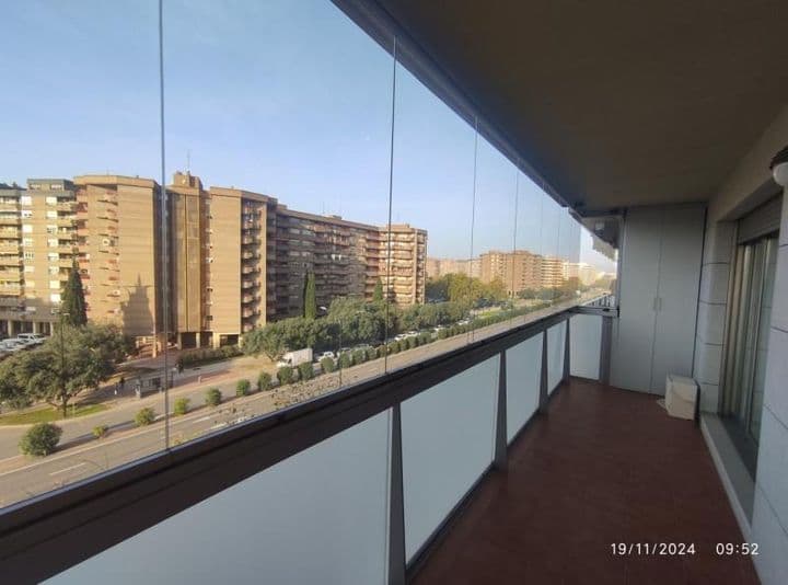 3 bedrooms apartment for rent in Zaragoza, Spain - Image 2