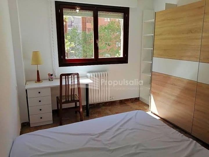 3 bedrooms apartment for rent in Zaragoza, Spain - Image 11