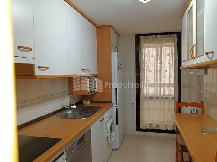 3 bedrooms apartment for rent in Zaragoza, Spain - Image 7