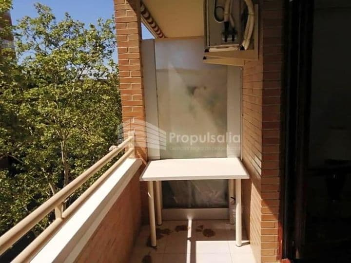 3 bedrooms apartment for rent in Zaragoza, Spain - Image 4