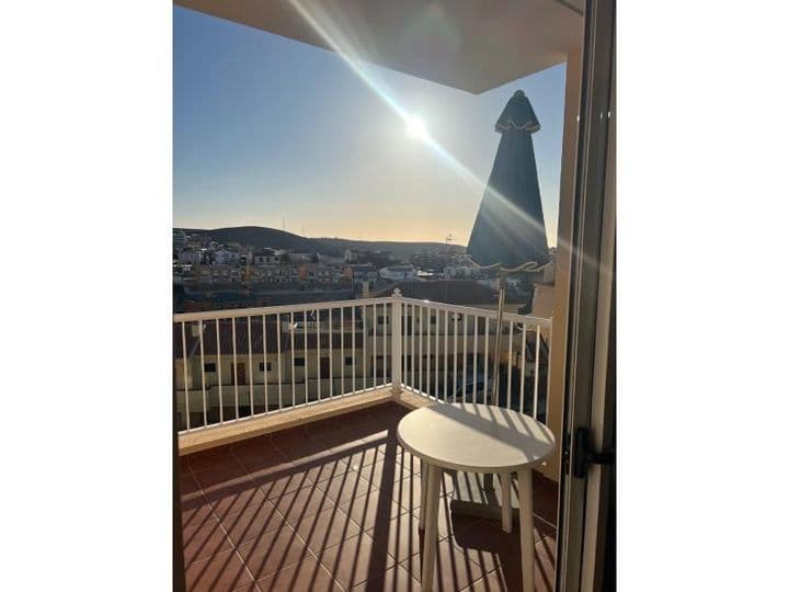 2 bedrooms apartment for rent in Mogan, Spain - Image 3